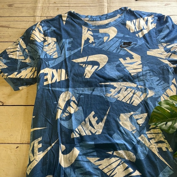 Nike boys tshirt - Picture 3 of 7